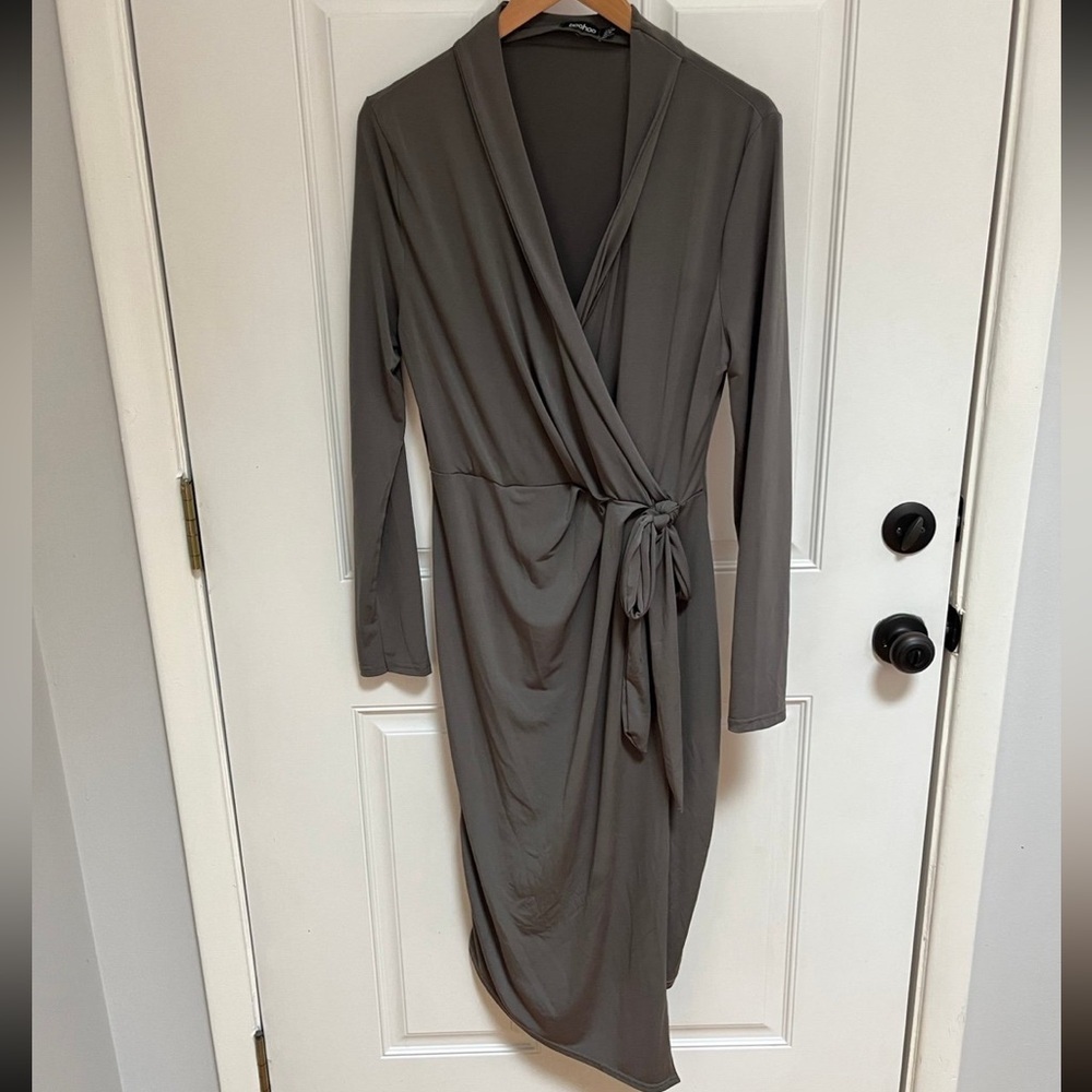 Boohoo midi faux‎ wrap dress size 10 green